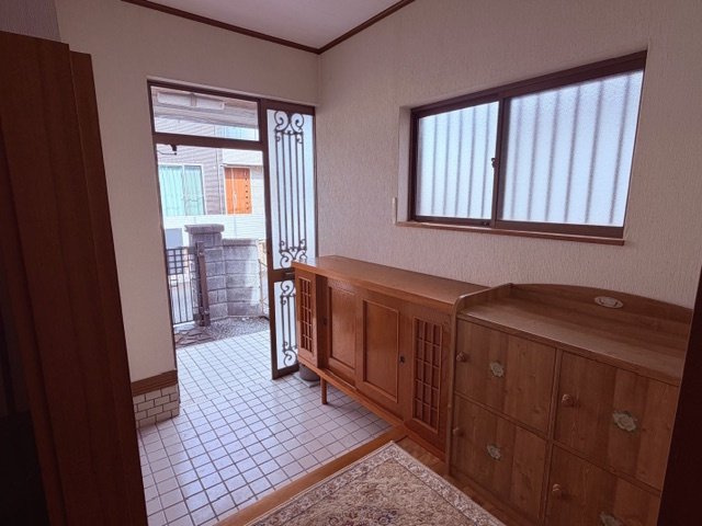 中古戸建　大垣市昼飯町　平成２年築の玄関