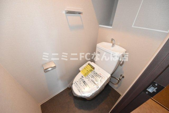 大阪市西区京町堀２丁目の賃貸マンションのトイレ