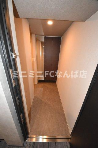 大阪市西区京町堀２丁目の賃貸マンションの玄関