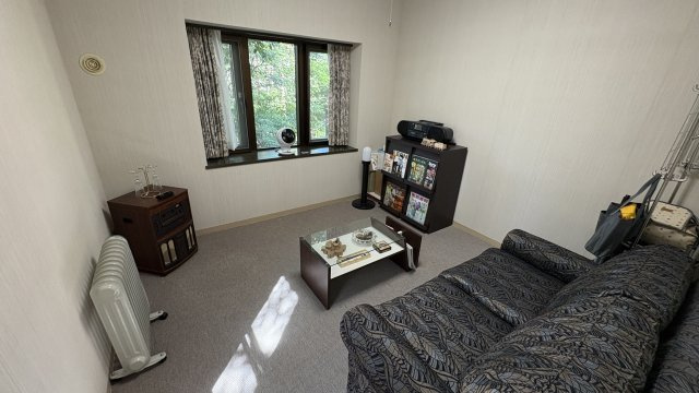 浅間ハイランドパーク プルミエールB棟2階 2LDKの洋室|洋室　約6.4帖