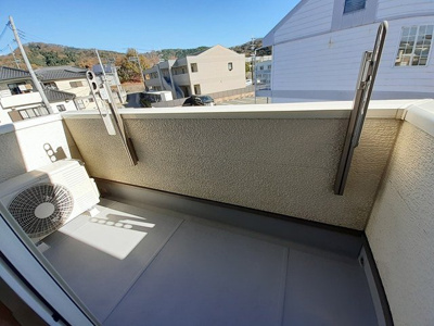 【バルコニー】 | グレース六番館 | 開放的で明るい空間を演出してくれるバルコニーです