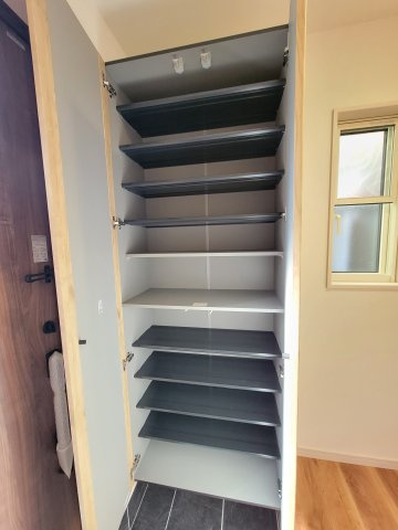 土佐町3丁目1区画・新築戸建の玄関