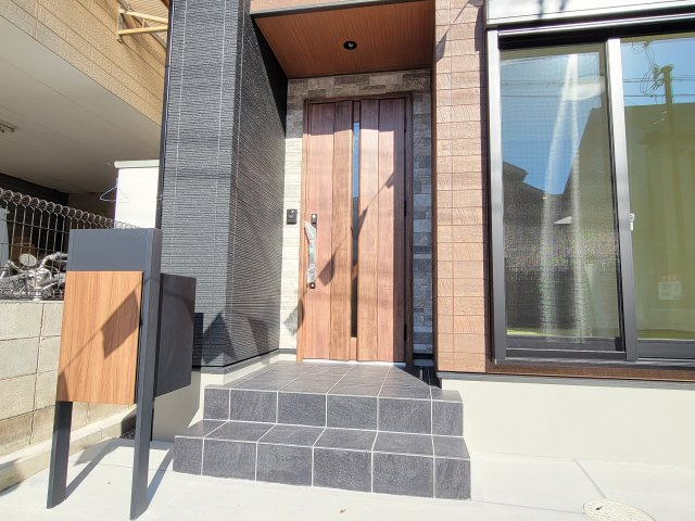 土佐町3丁目1区画・新築戸建の玄関