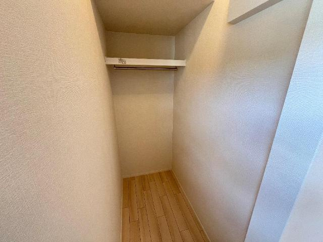 ＯＬＩＶＥⅡ（オリーブ）の収納|ウォークインクローゼット（イメージ）