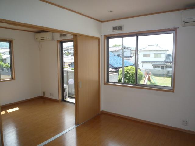 グレイス上の原の居間・リビング|洋室