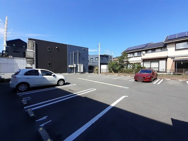 エクセレント本城Ｂの駐車場