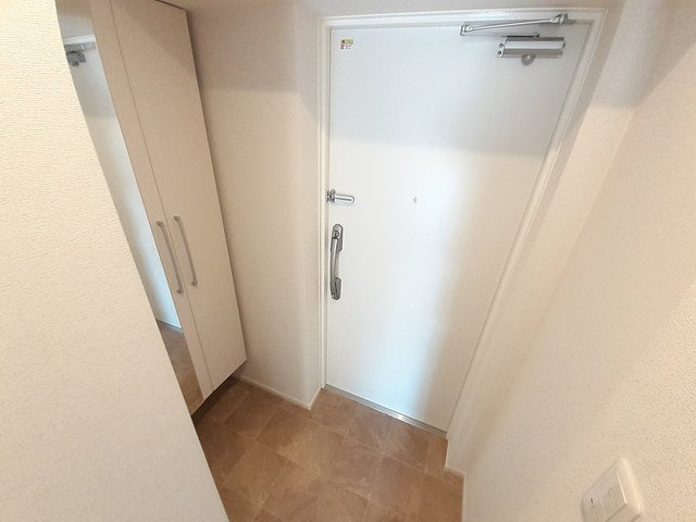 ロータス青山１の玄関