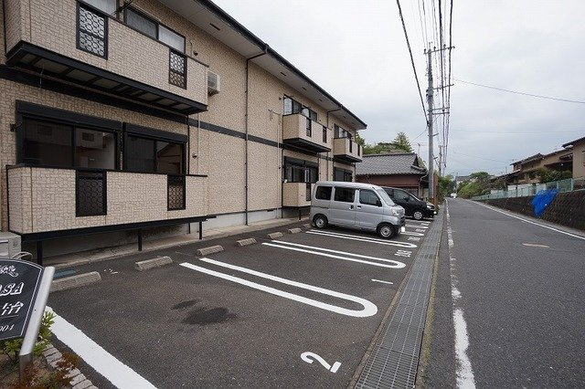 ベルカーサ日吉台の駐車場