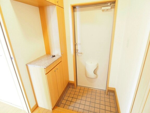 ベルカーサ日吉台の玄関