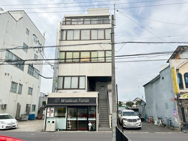 丸長ビルの外観