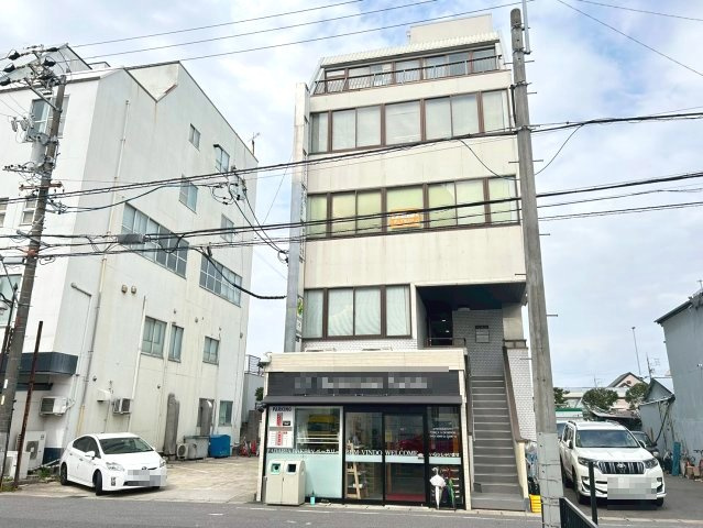 丸長ビルの外観