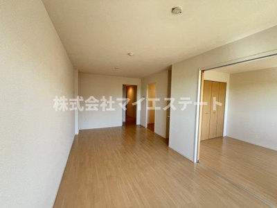 【居間・リビング】 | ロイヤルレジデンス