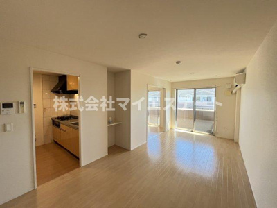 【居間・リビング】 | ロイヤルレジデンス