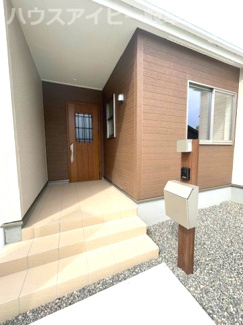 【玄関】 | 安八町西結新築建売全3棟！1.2号棟平屋！お車並列3台可能！ウォークインクローゼットあります♪ | 安八町西結新築建売全3棟！1.2号棟平屋！お車並列3台可能！ウォークインクローゼットあります♪