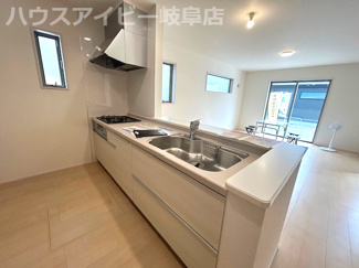 【キッチン】 | 安八町西結新築建売全3棟！1.2号棟平屋！お車並列3台可能！ウォークインクローゼットあります♪ | 安八町西結新築建売全3棟！1.2号棟平屋！お車並列3台可能！ウォークインクローゼットあります♪