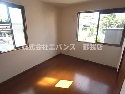 【寝室】 | マリンハイツ | 使い勝手のいい寝室です