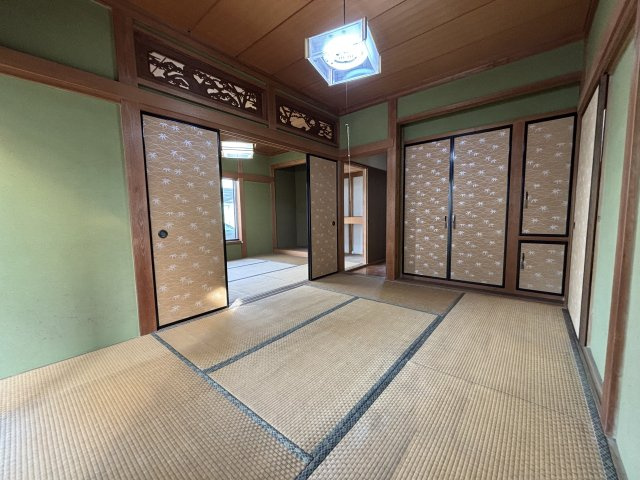 栃木県下都賀郡野木町丸林 中古物件の和室|日本らしい落ち着いた雰囲気の和室です