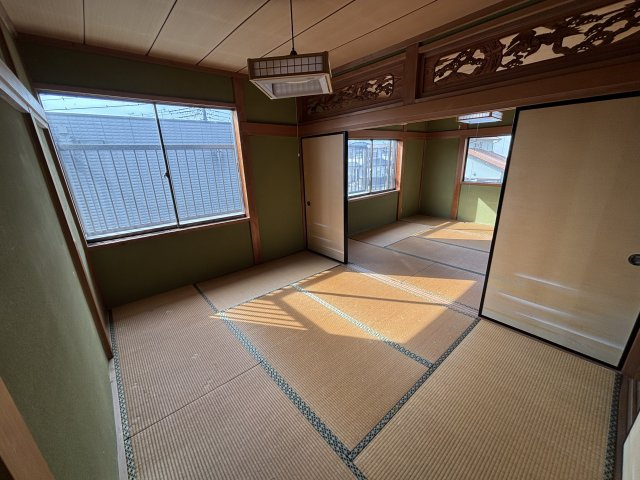 栃木県下都賀郡野木町丸林 中古物件の和室|和室ならではの温かな和の空間で寛ぎの時間を過ごせます