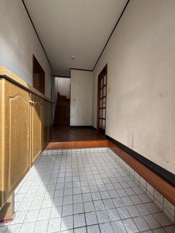 栃木県下都賀郡野木町丸林 中古物件の玄関|シンプルで使いやすい玄関です