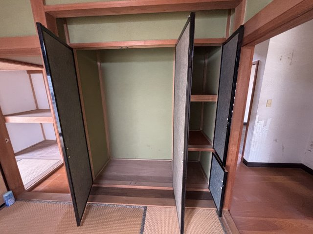 栃木県下都賀郡野木町丸林 中古物件の和室|日本らしい落ち着いた雰囲気の和室です