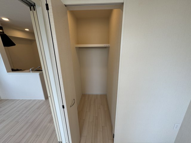 ベルフィオーレ 五番館の収納|ウォークインクローゼット（南側洋室）
