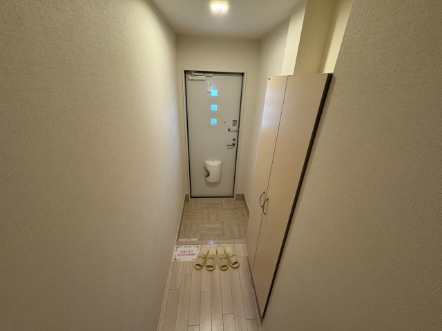 ベルフィオーレ 五番館の玄関