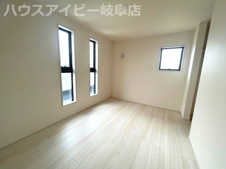 【洋室】 | 安八町西結新築建売全3棟！1.2号棟平屋！お車並列3台可能！ウォークインクローゼットあります♪ | 安八町西結新築建売全3棟！1.2号棟平屋！お車並列3台可能！ウォークインクローゼットあります♪
