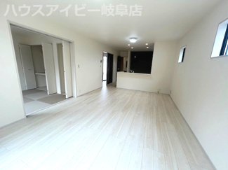【居間・リビング】 | 安八町西結新築建売全3棟！1.2号棟平屋！お車並列3台可能！ウォークインクローゼットあります♪ | 安八町西結新築建売全3棟！1.2号棟平屋！お車並列3台可能！ウォークインクローゼットあります♪