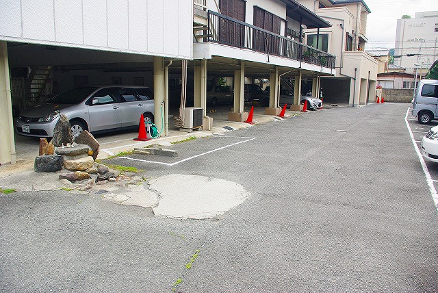 奈良モータープールの外観