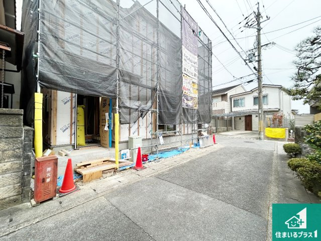 京都市右京区梅津北浦町　第1期　新築一戸建ての前面道路含む現地写真|周辺は落ち着いた街並みの住宅地！子育てがしやすい住環境です！まだ未完成ですが、現地でしかわからない事もございます。是非一度ご覧ください。