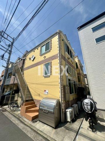横浜市金沢区町屋町のアパートの外観