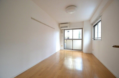 【居間・リビング】 | ミエナ・クイーン