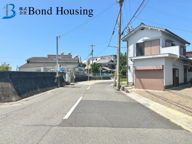 「ルーフバルコニー」「海スグ」江井島 限定1棟の前面道路含む現地写真