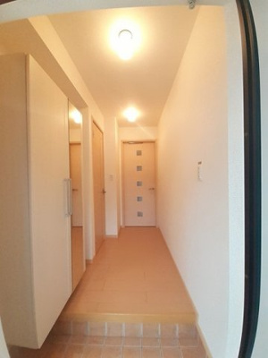 【玄関】 | パルティール　Ⅰ | 収納もある玄関です