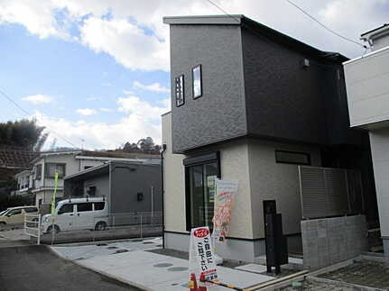 廿日市市深江2丁目　新築一戸建て(全2棟)の前面道路含む現地写真