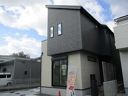 廿日市市深江2丁目　新築一戸建て(全2棟)の前面道路含む現地写真