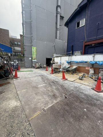 Grand Sarisaの駐車場