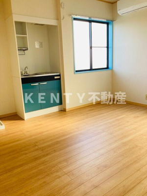 【居間・リビング】 | ホーオリ上末吉 | こちらのリビングで趣味の時間をお楽しみください