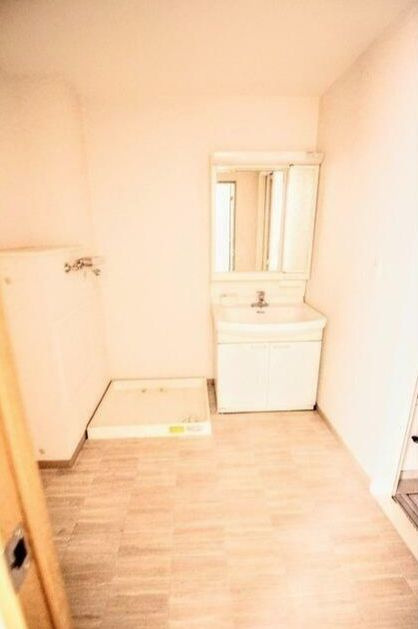 クレセントMの洗面所|別号室の参考写真です