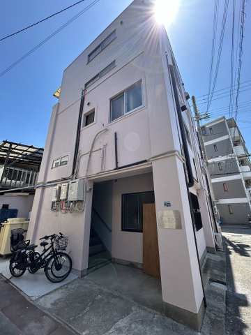 スリール灘南のエントランス