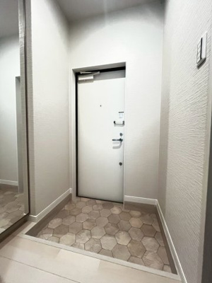 【玄関】 | シェモア茨木市郡山二丁目