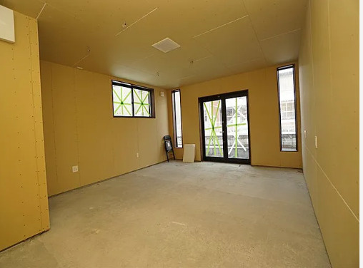 近江八幡市出町の店舗事務所の内装