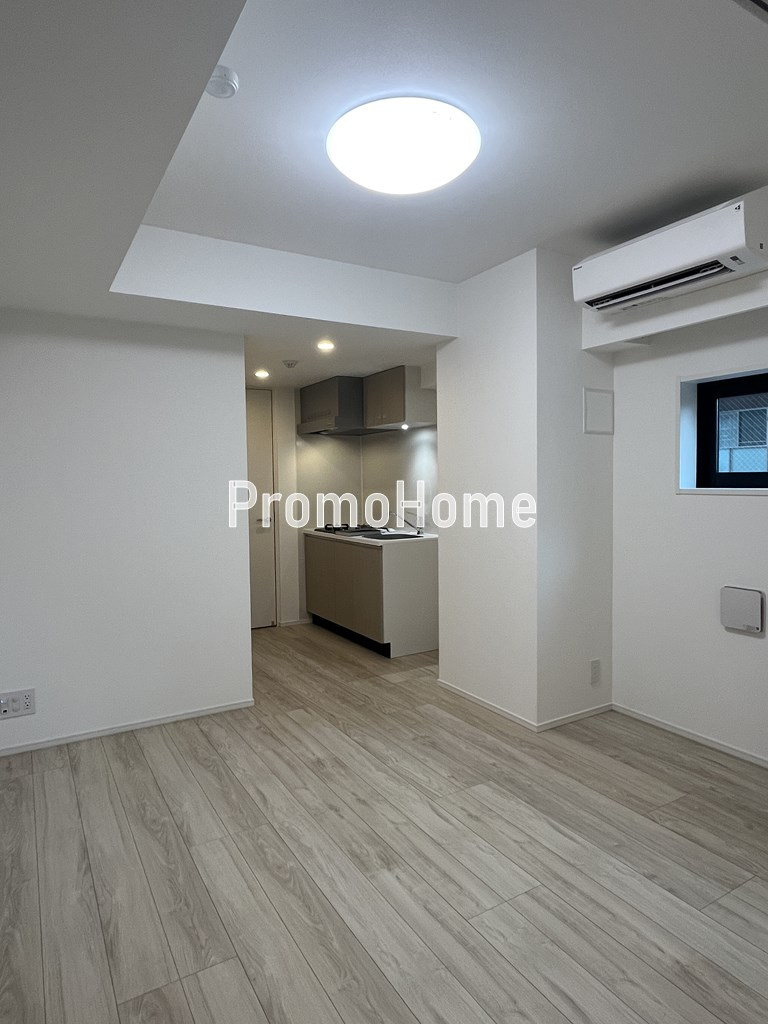 トラディス秋葉原の居間・リビング