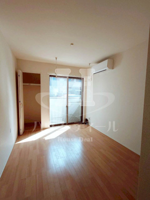 【居間・リビング】 | ヴィラート川口坂下 | こちらのリビングで趣味の時間をお楽しみください