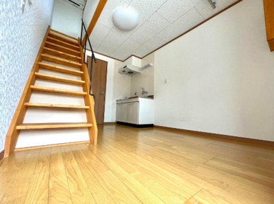 【居間・リビング】 | サンマリノ大角Ⅱ | ゆったりとしたリビングです