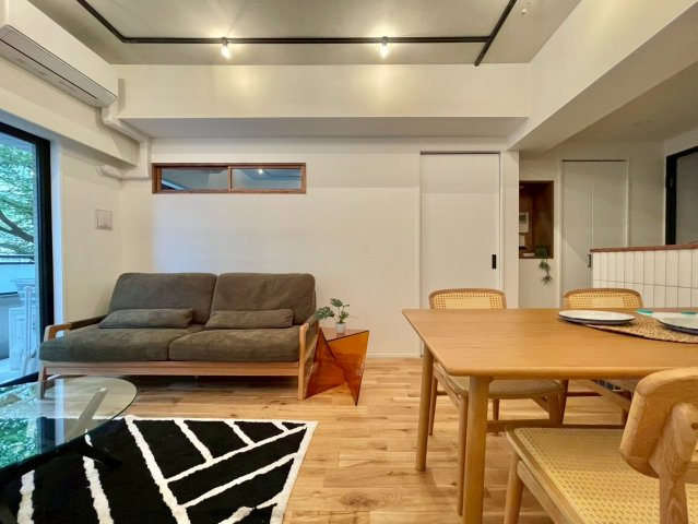 練馬区中村北1丁目　藤和ハイタウン練馬　ペット可　リノベマンションの居間・リビング