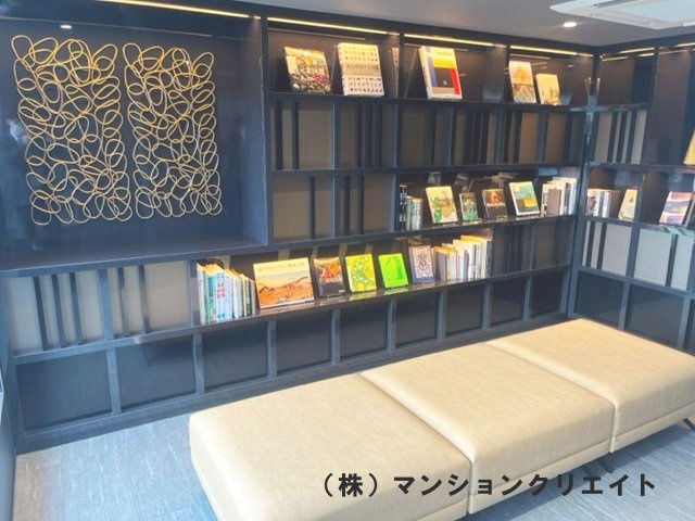 レーベン福井二の宮CROSS FRONTのロビー