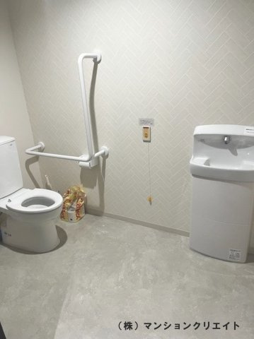 レーベン福井二の宮CROSS FRONTのその他共用部分|一階にある共用トイレ