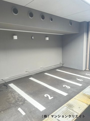 レーベン福井二の宮CROSS FRONTの駐車場|バイク用駐車場