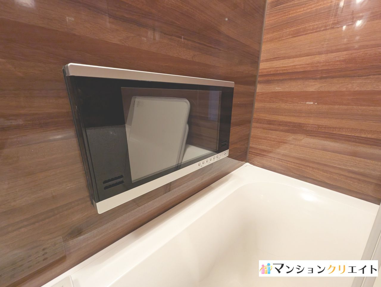 レーベン福井二の宮CROSS FRONTの浴室|浴室内テレビ